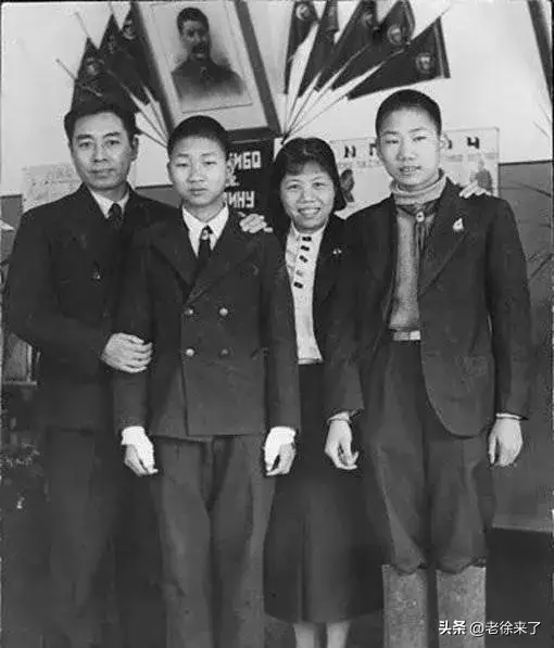 张学良被问:毛泽东到底哪里厉害?他沉默良久,只说了一句话